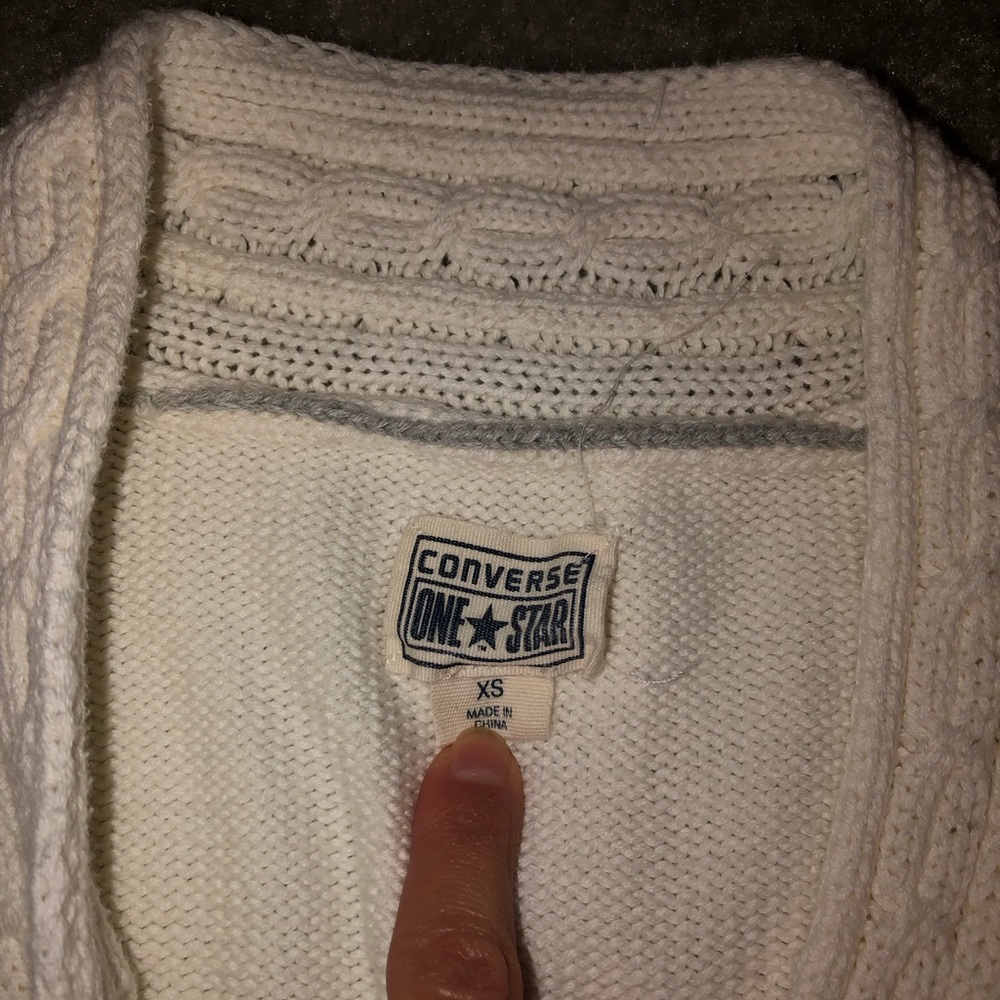 Converse cotton v-neck pullover sweater - Picture 5 of 9